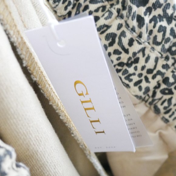 NWT Gilli Leopard Print Scalloped Bottom Paperbag Waist Shorts Medium - Picture 4 of 12